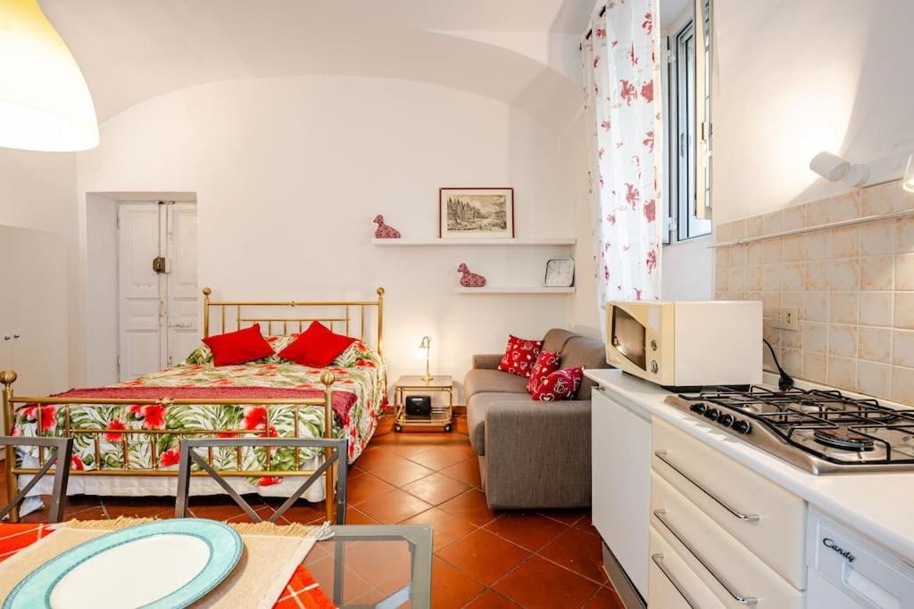 Apartment Lovely Loft Torlonia In Center Town